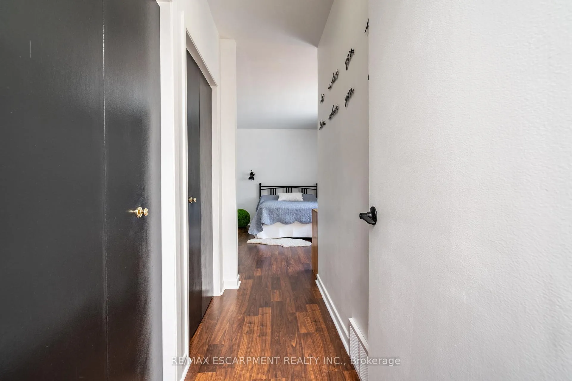 Photo 32 of 60 Inverness Avenue W, Hamilton, Southam — HOMEH