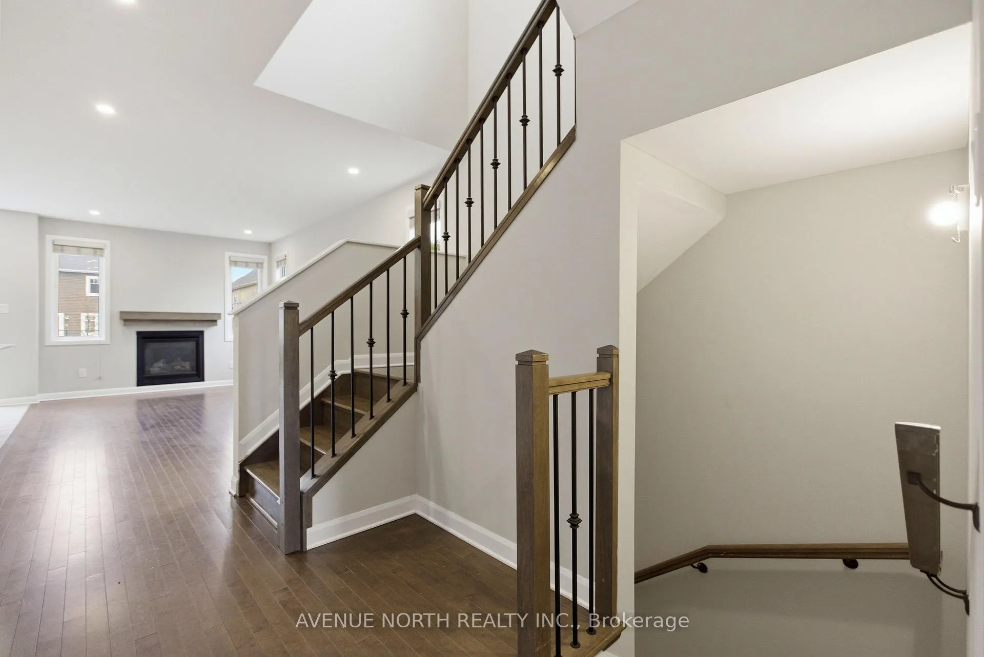 Photo 5 of 94 Gardenpost Terrace, Ottawa, Avalon West — HOMEH