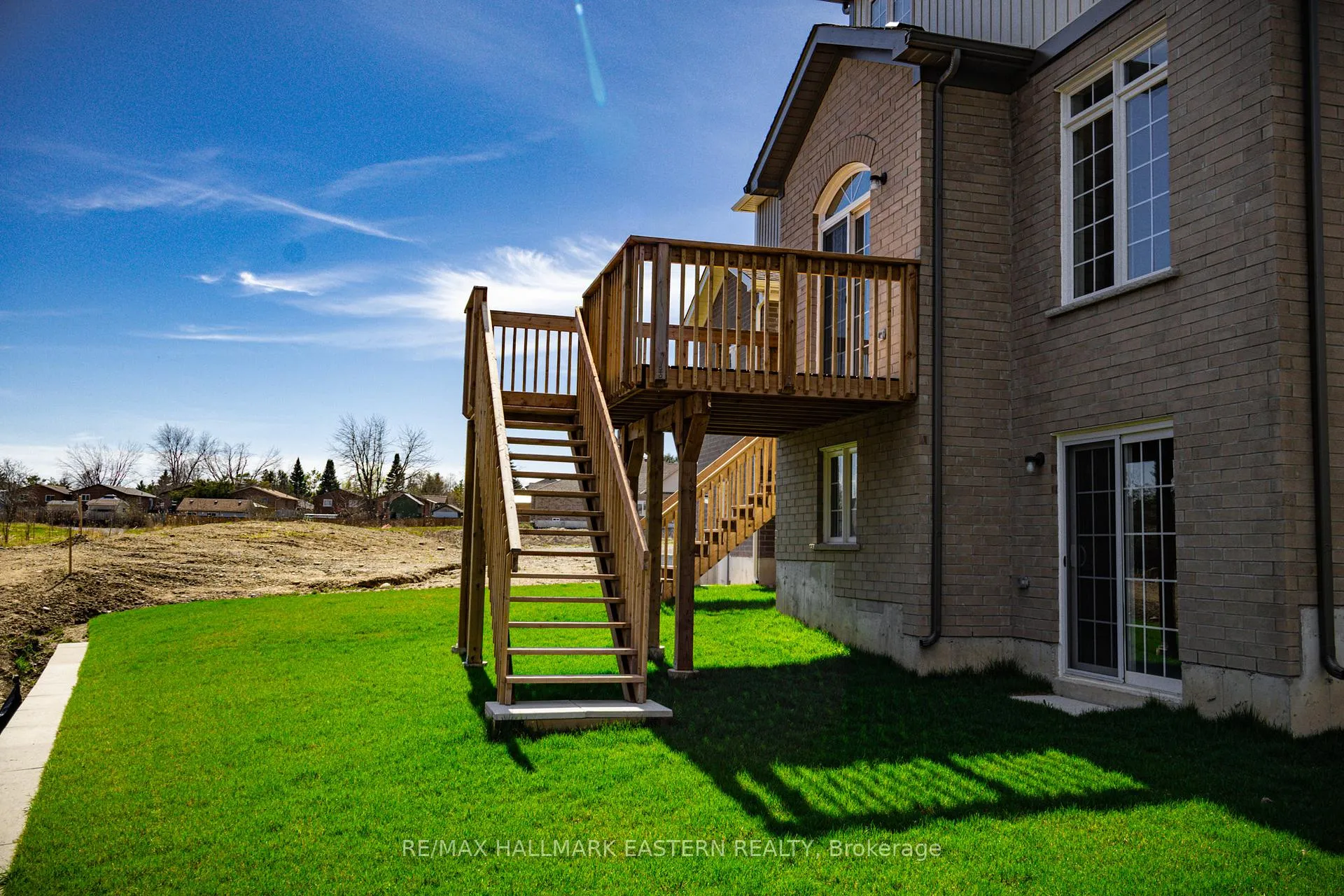Photo 7 of 37 Coldbrook Drive, Cavan Monaghan, Millbrook Village — HOMEH