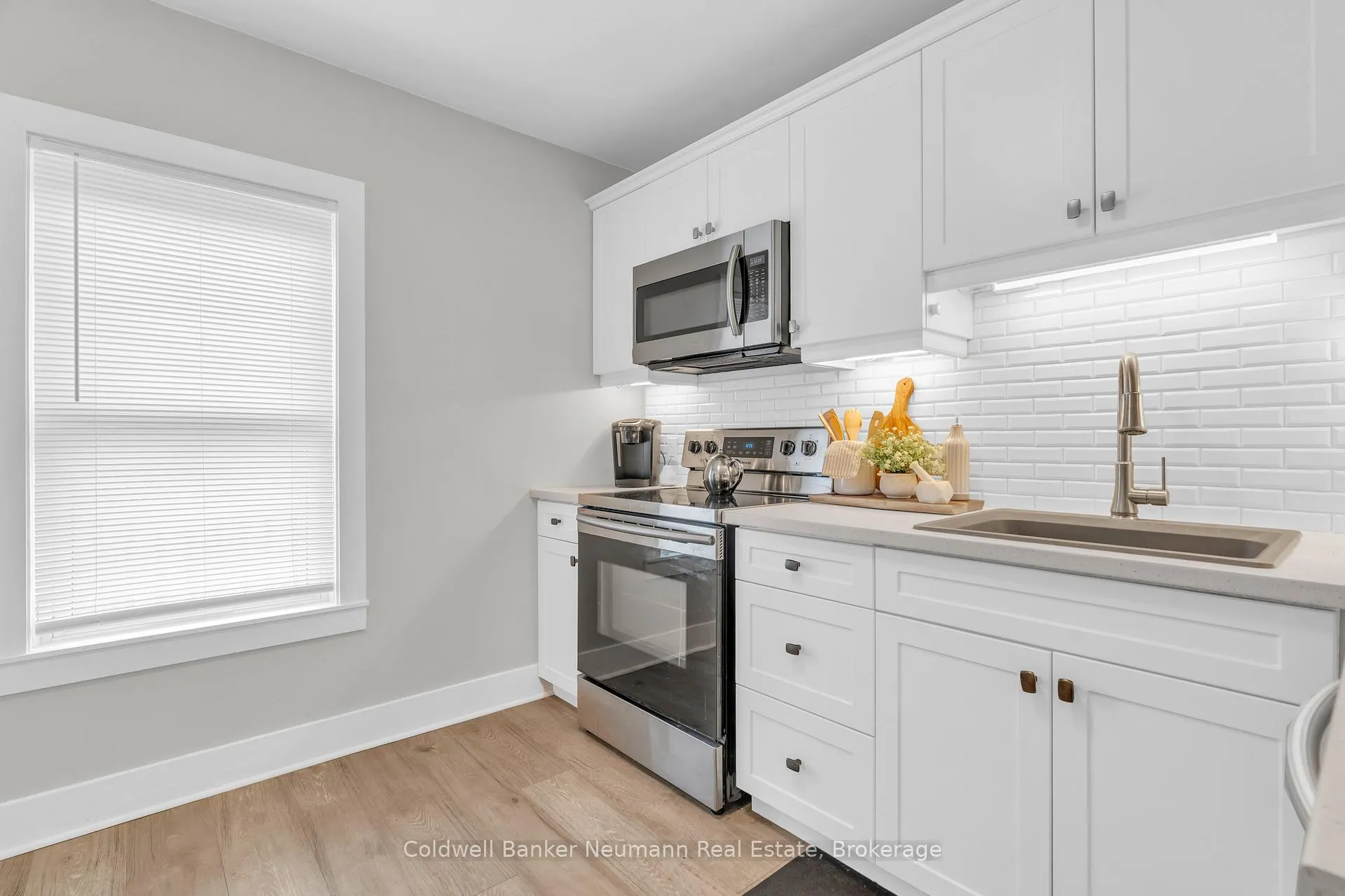 Photo 16 of 194 Dundas Street N, Cambridge — HOMEH