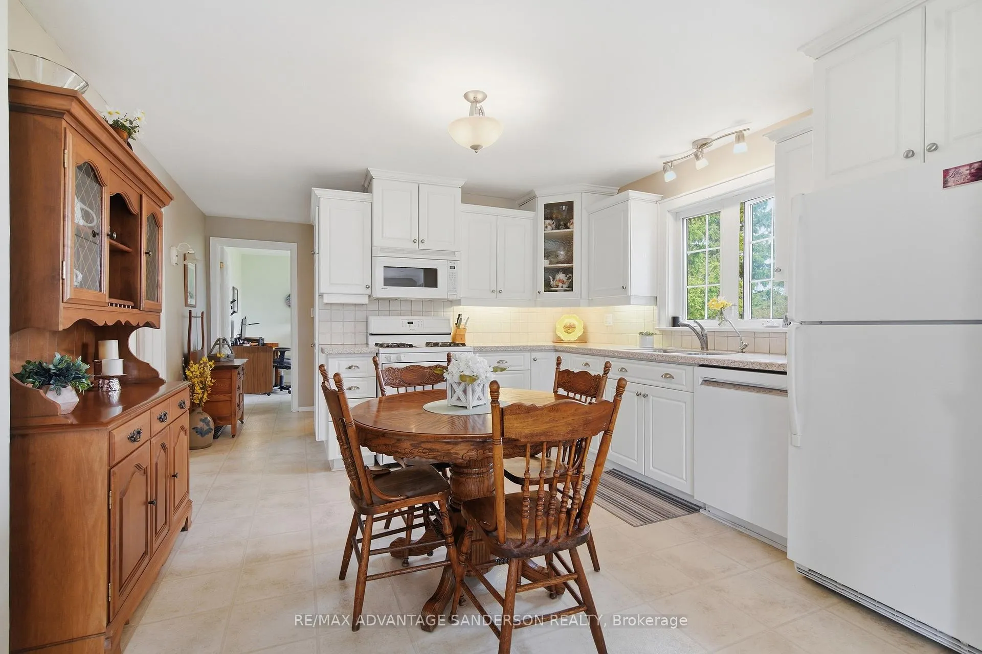 Photo 26 of 11247 Maple Road, North Middlesex, Rural North Middlesex — HOMEH