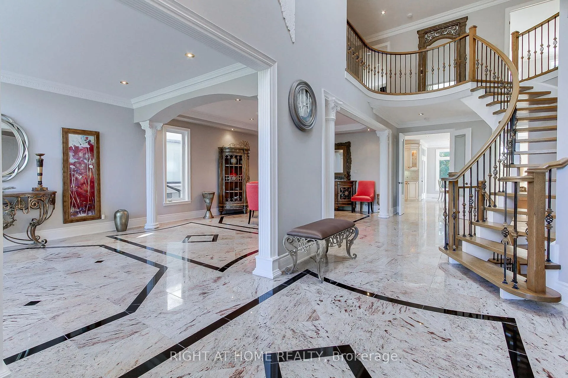 Photo 1 of 185 King High Drive, Vaughan, Beverley Glen — HOMEH