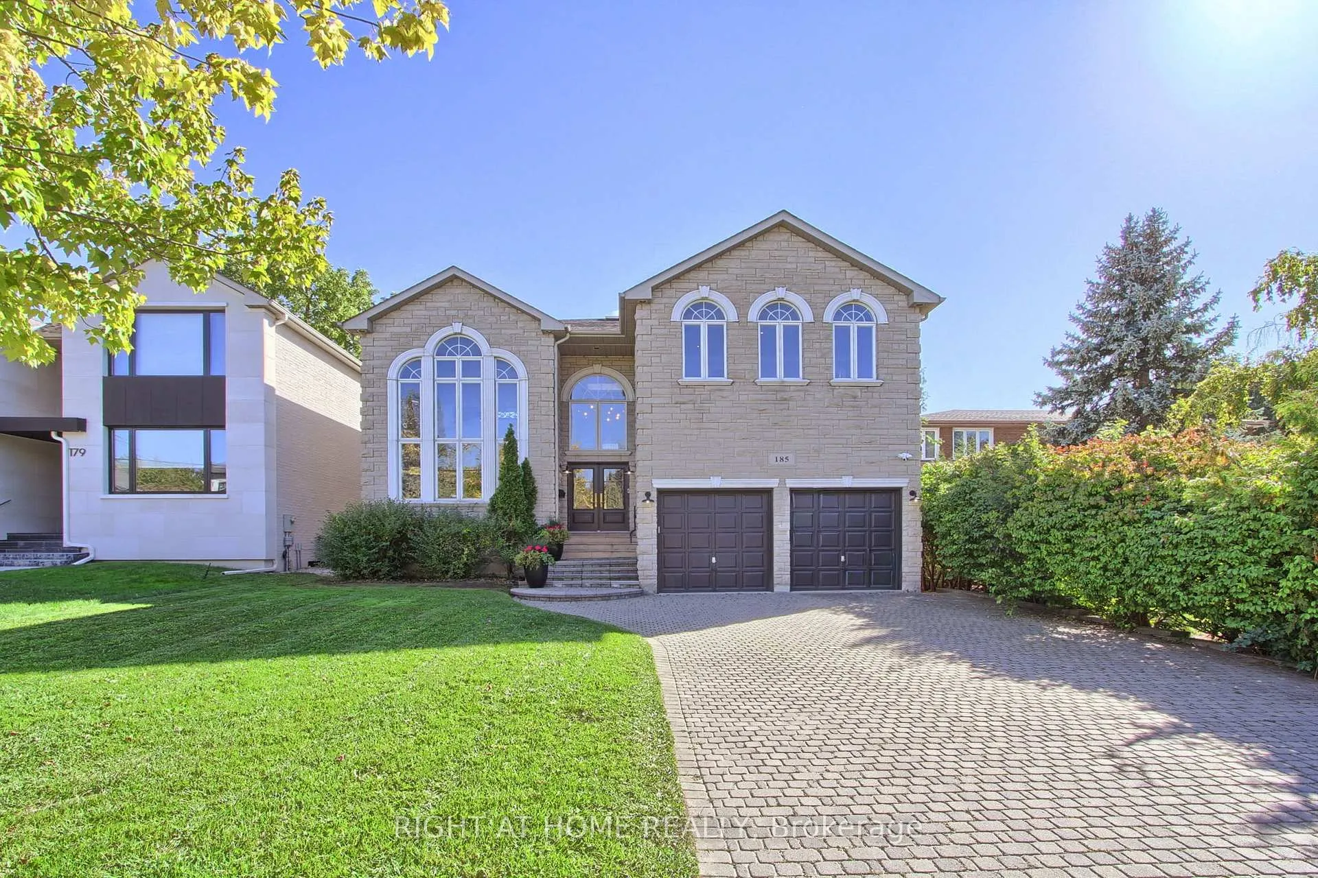 Photo 3 of 185 King High Drive, Vaughan, Beverley Glen — HOMEH