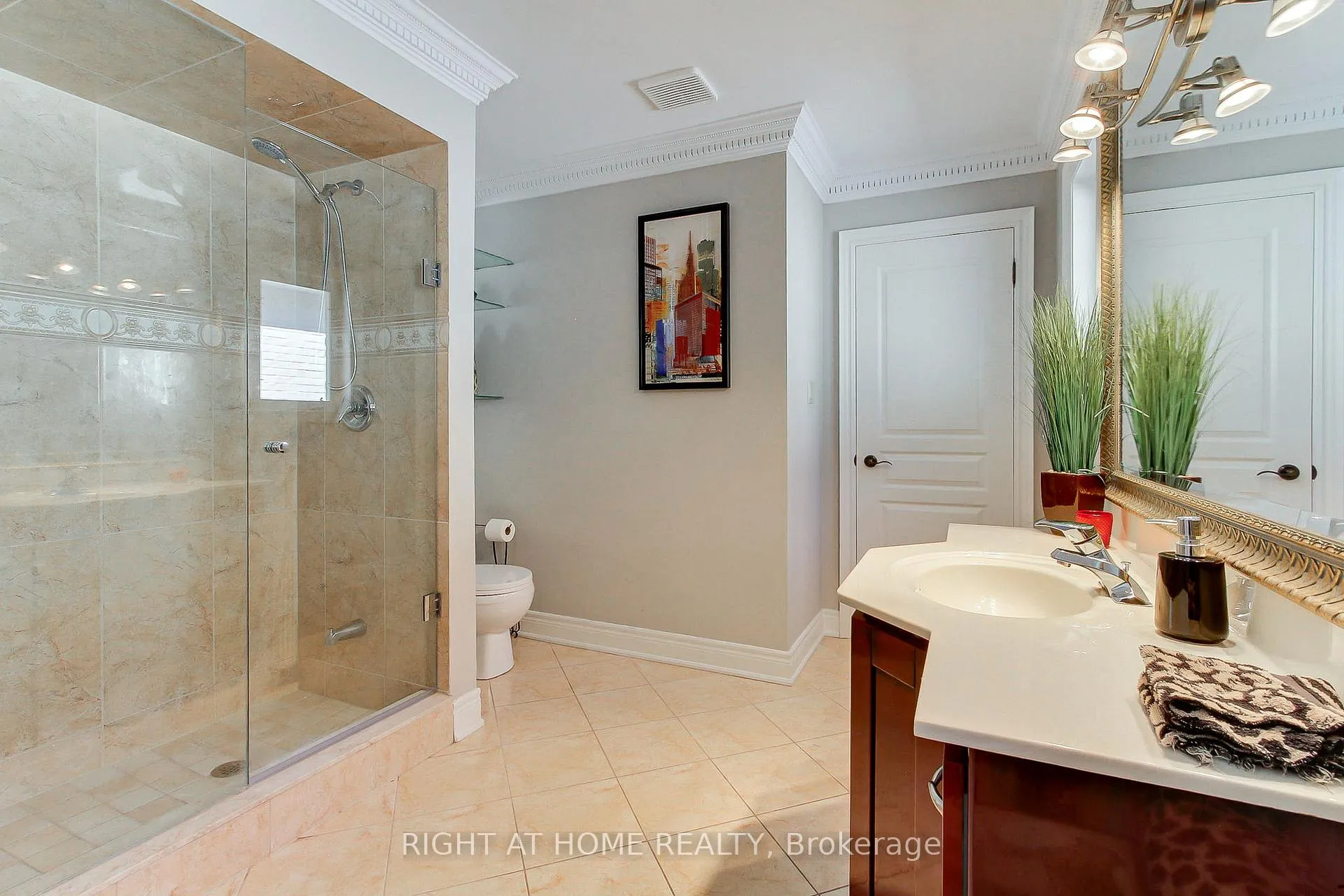 Photo 32 of 185 King High Drive, Vaughan, Beverley Glen — HOMEH