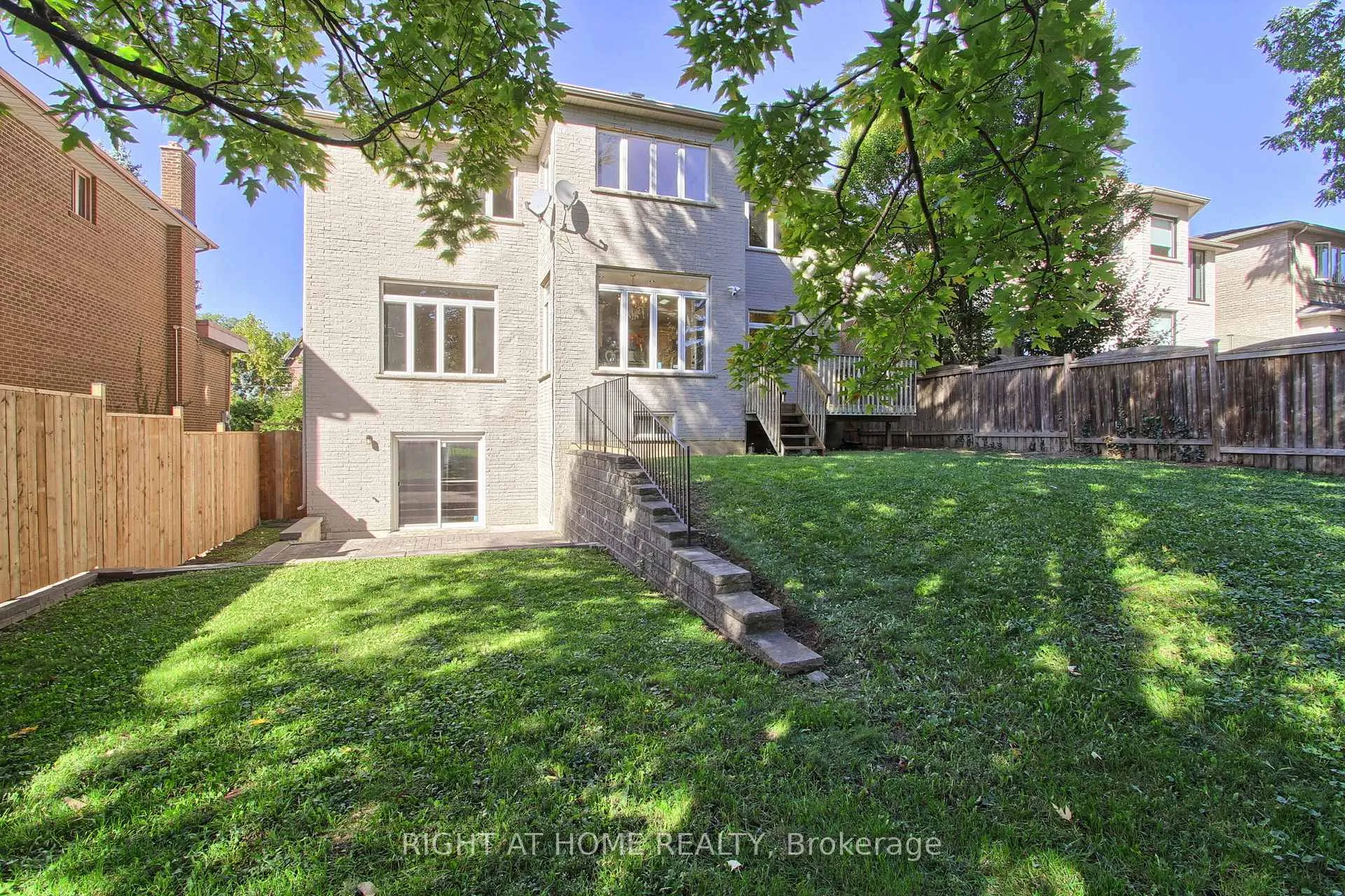 Photo 48 of 185 King High Drive, Vaughan, Beverley Glen — HOMEH