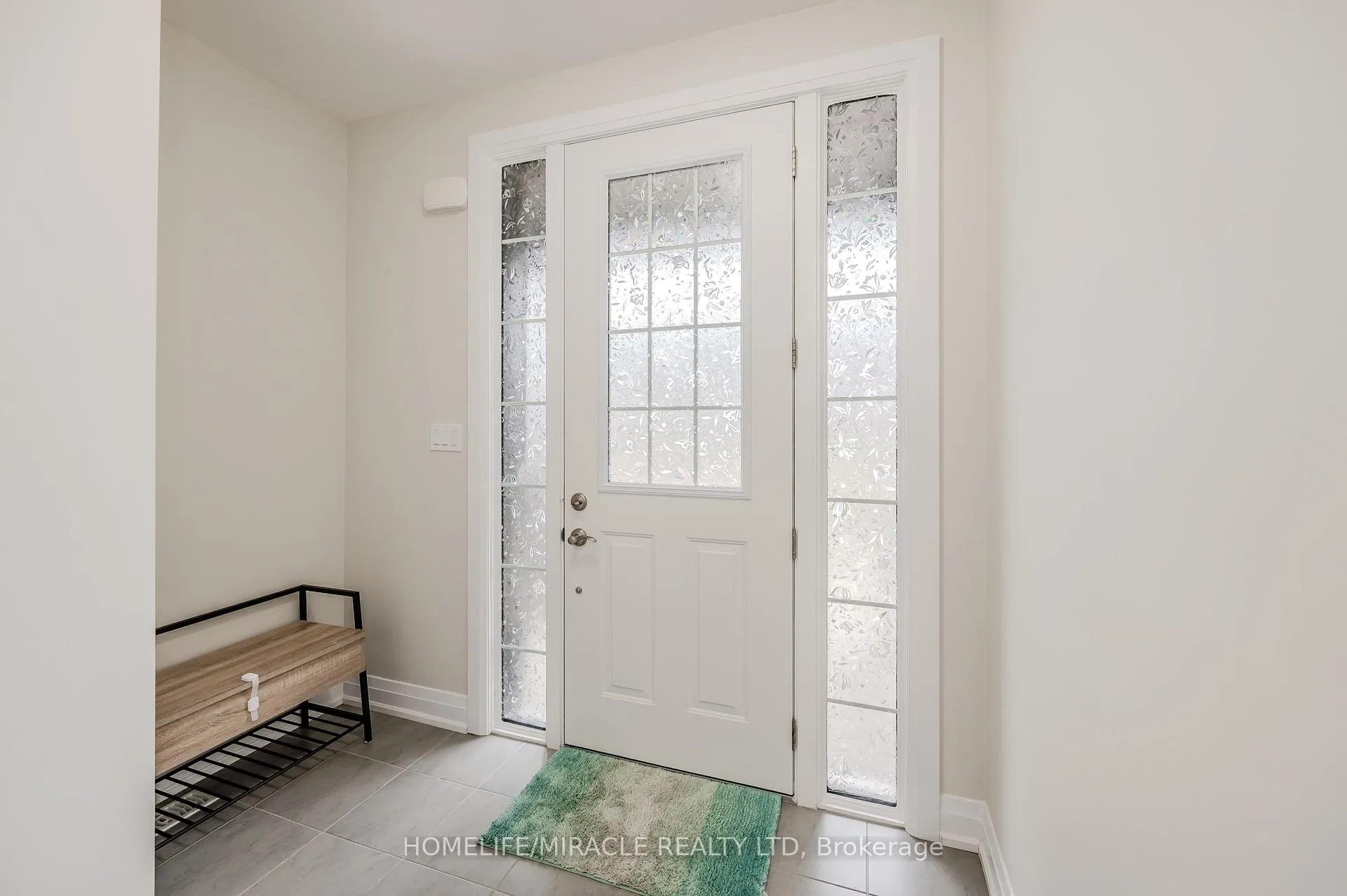 Photo 5 of 119 Monarch woods Drive, Kitchener, Doon South — HOMEH