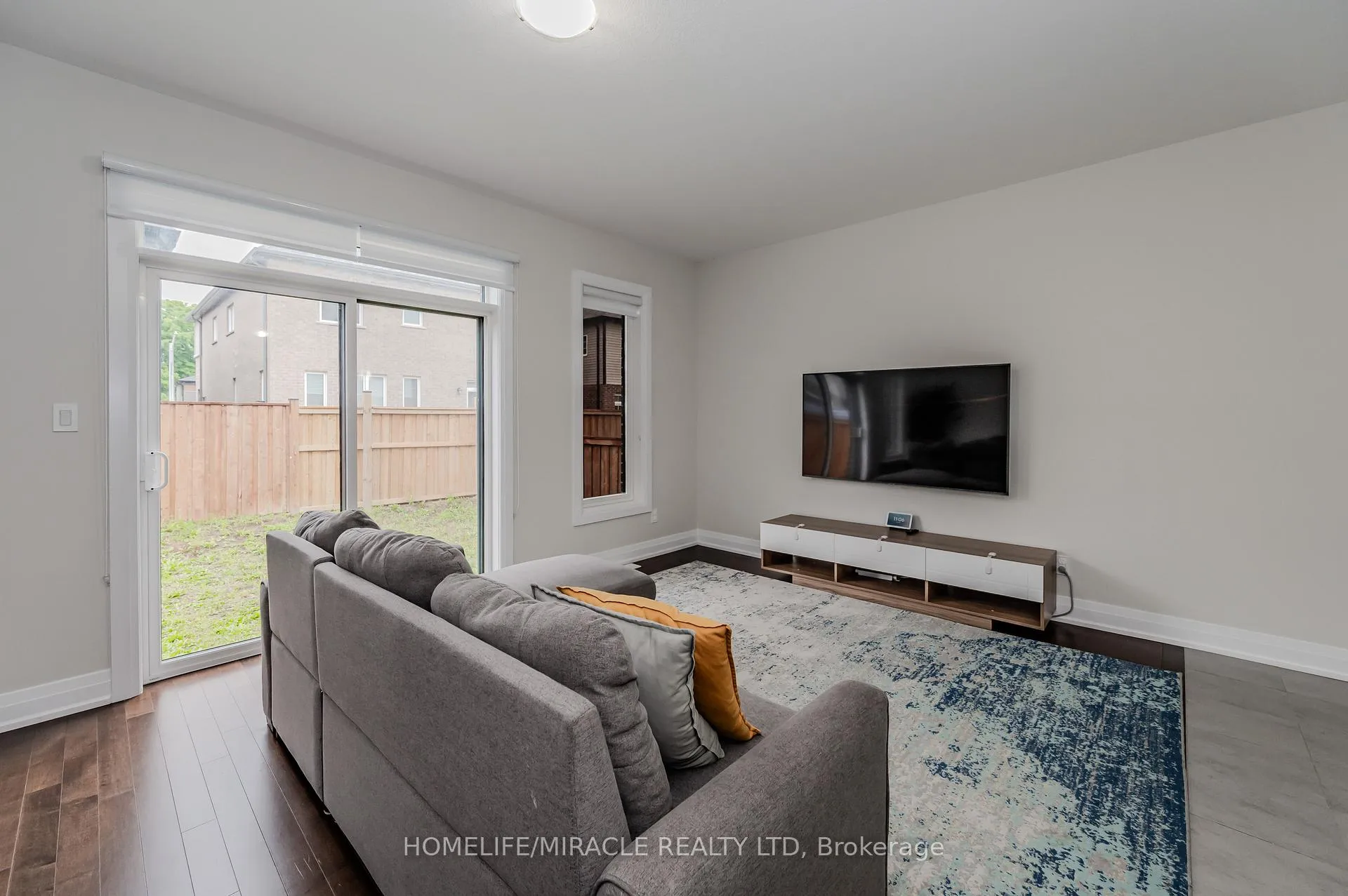 Photo 11 of 119 Monarch woods Drive, Kitchener, Doon South — HOMEH