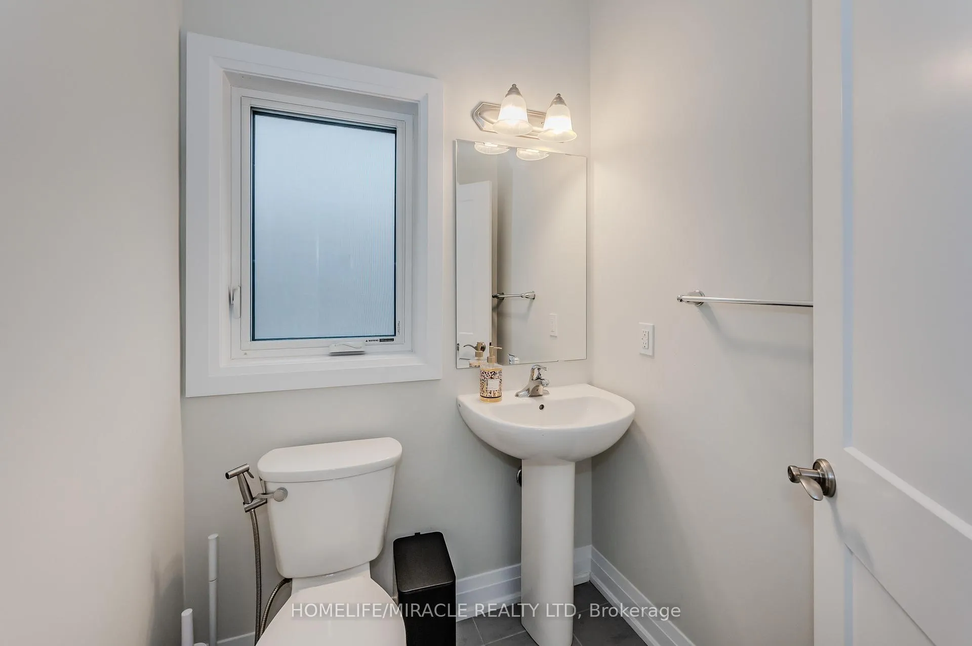 Photo 19 of 119 Monarch woods Drive, Kitchener, Doon South — HOMEH
