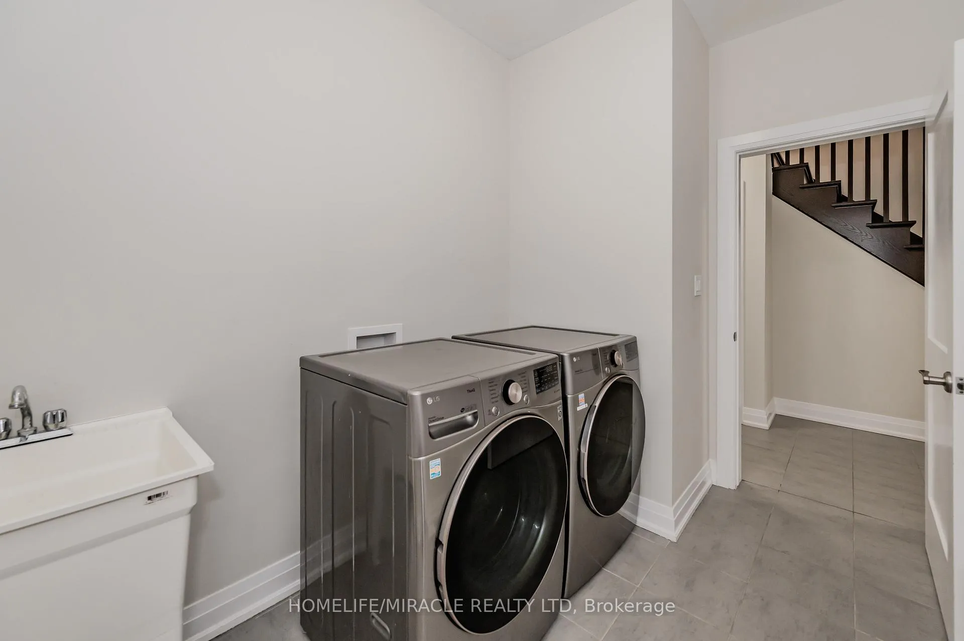 Photo 20 of 119 Monarch woods Drive, Kitchener, Doon South — HOMEH