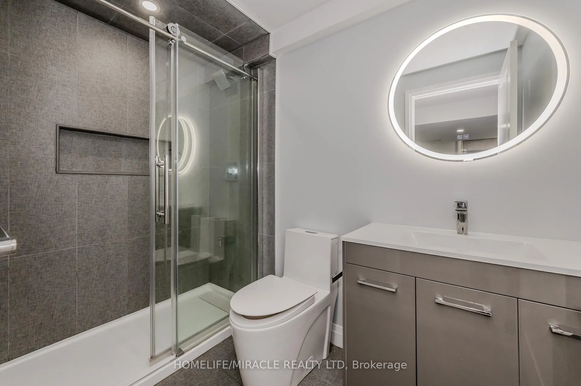 Photo 39 of 119 Monarch woods Drive, Kitchener, Doon South — HOMEH