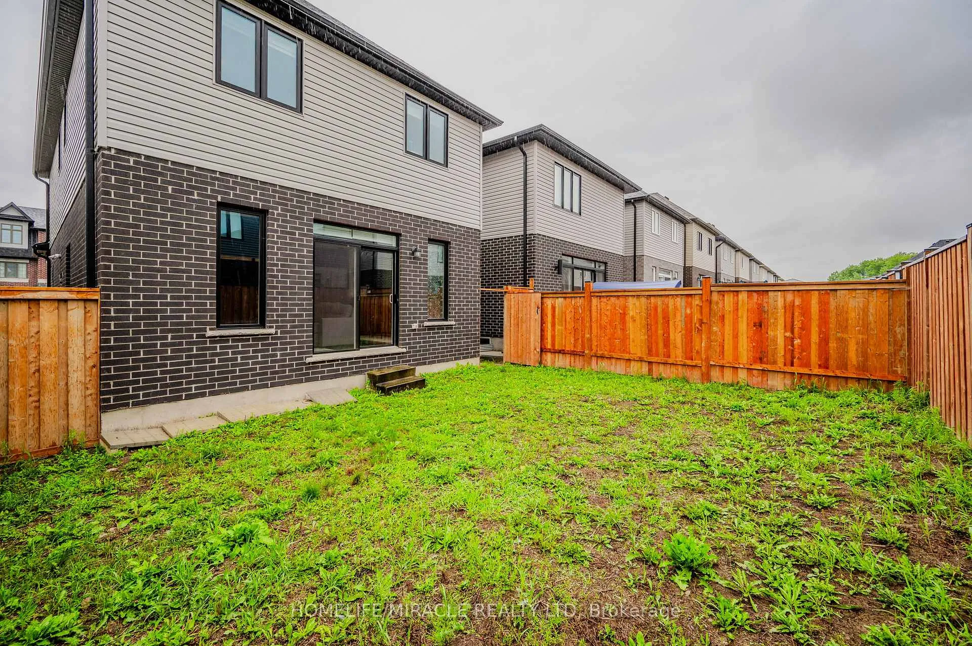 Photo 45 of 119 Monarch woods Drive, Kitchener, Doon South — HOMEH