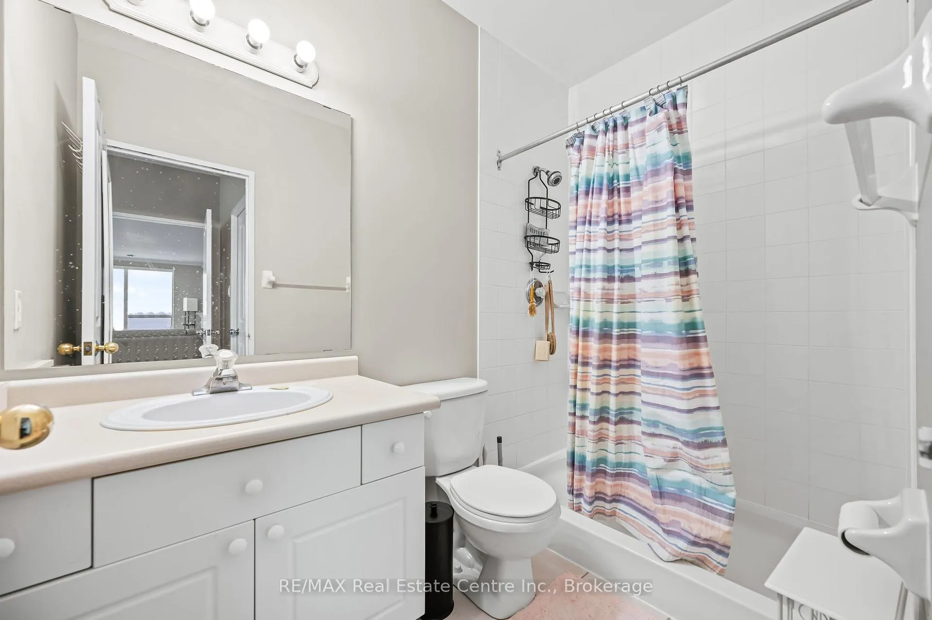 Photo 6 of Unit 1108, 255 Keats Way, Waterloo, Beechwood — HOMEH