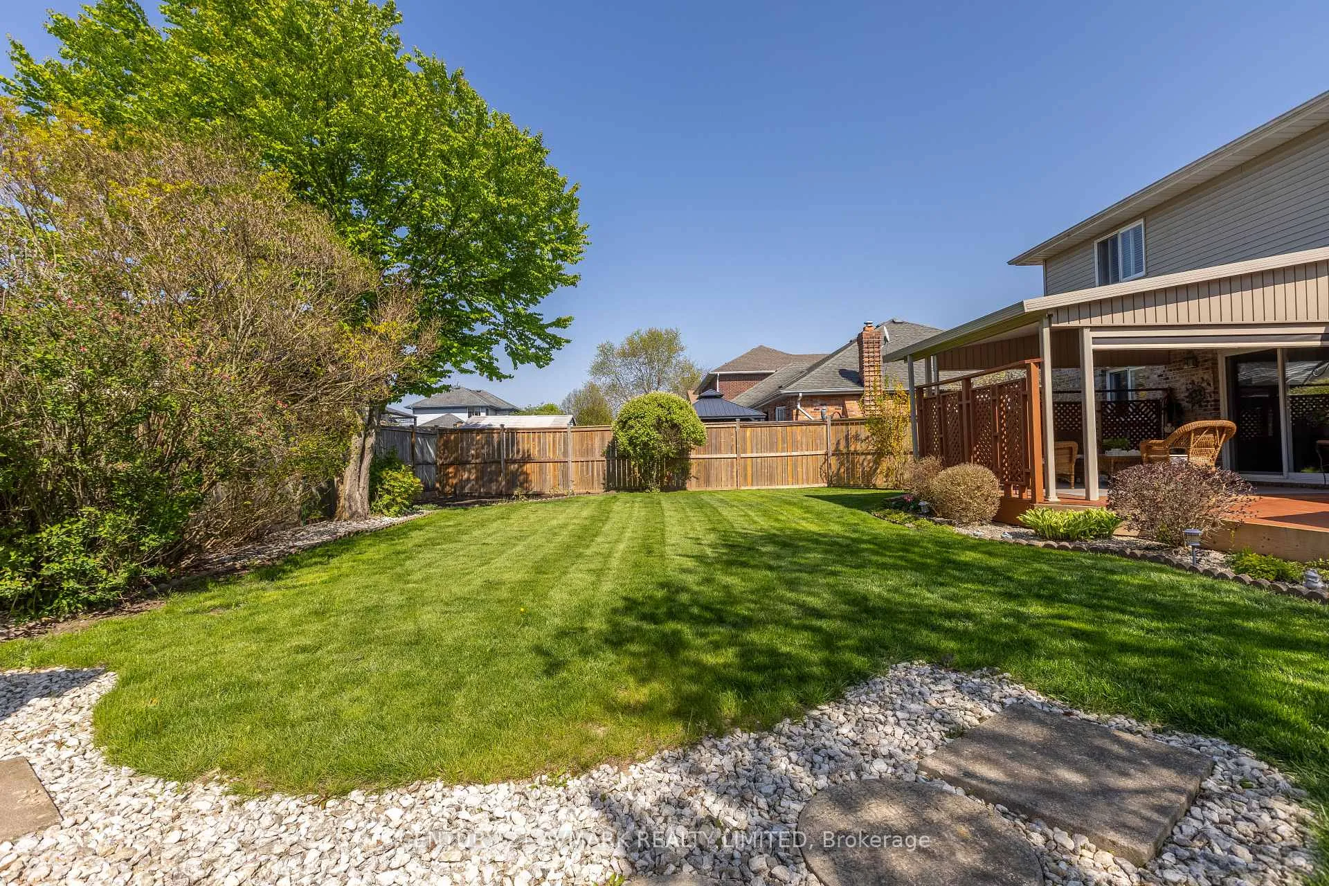 Photo 6 of 154 Michael Drive, Welland, N. Welland — HOMEH
