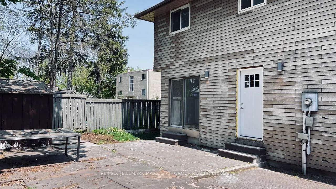 Photo 3 of Unit Unit A, 82 sanford Street, Barrie, Sanford — HOMEH