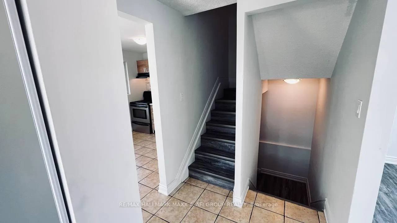 Photo 8 of Unit Unit A, 82 sanford Street, Barrie, Sanford — HOMEH