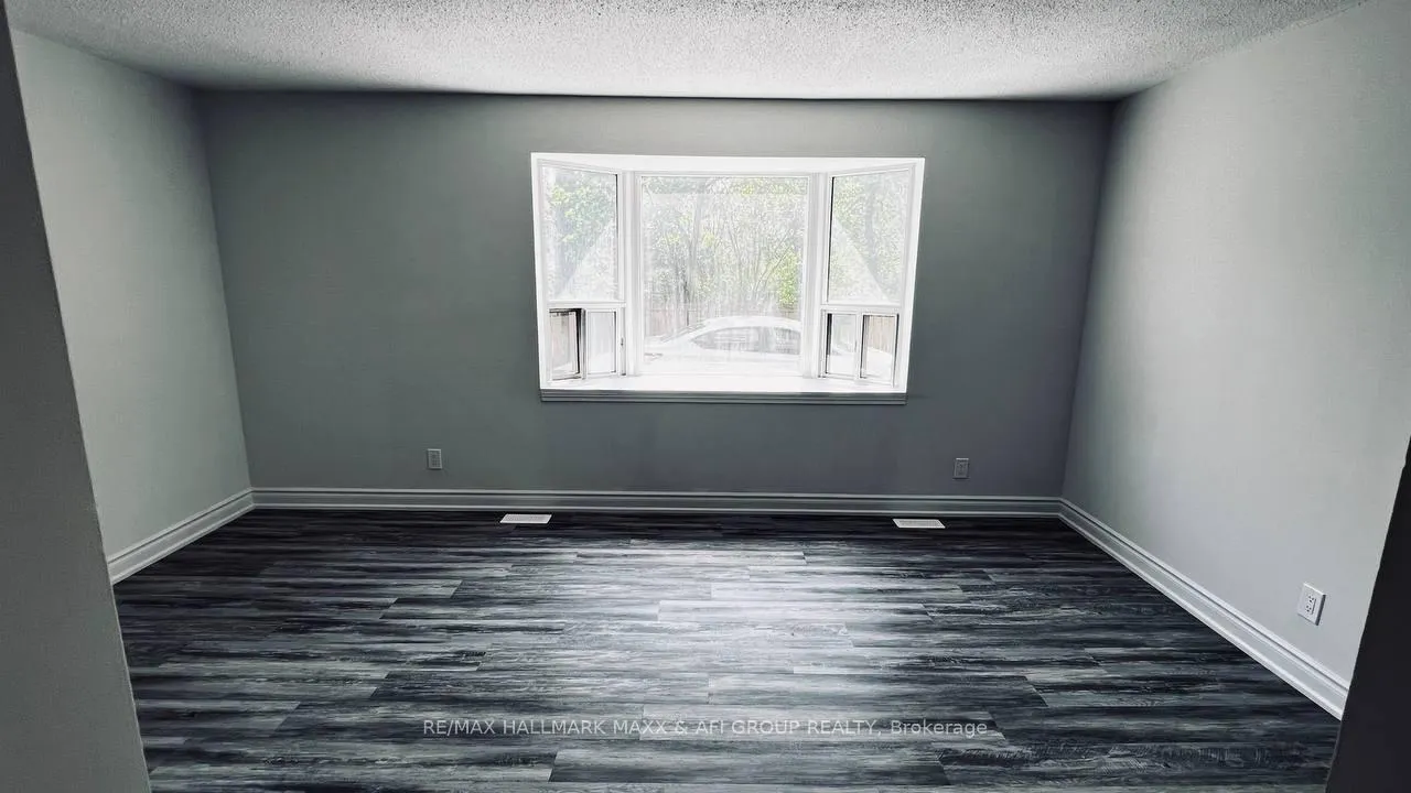 Photo 10 of Unit Unit A, 82 sanford Street, Barrie, Sanford — HOMEH