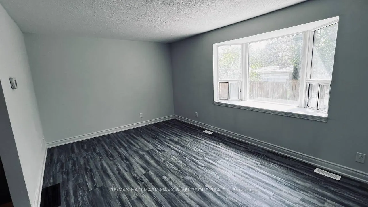 Photo 12 of Unit Unit A, 82 sanford Street, Barrie, Sanford — HOMEH