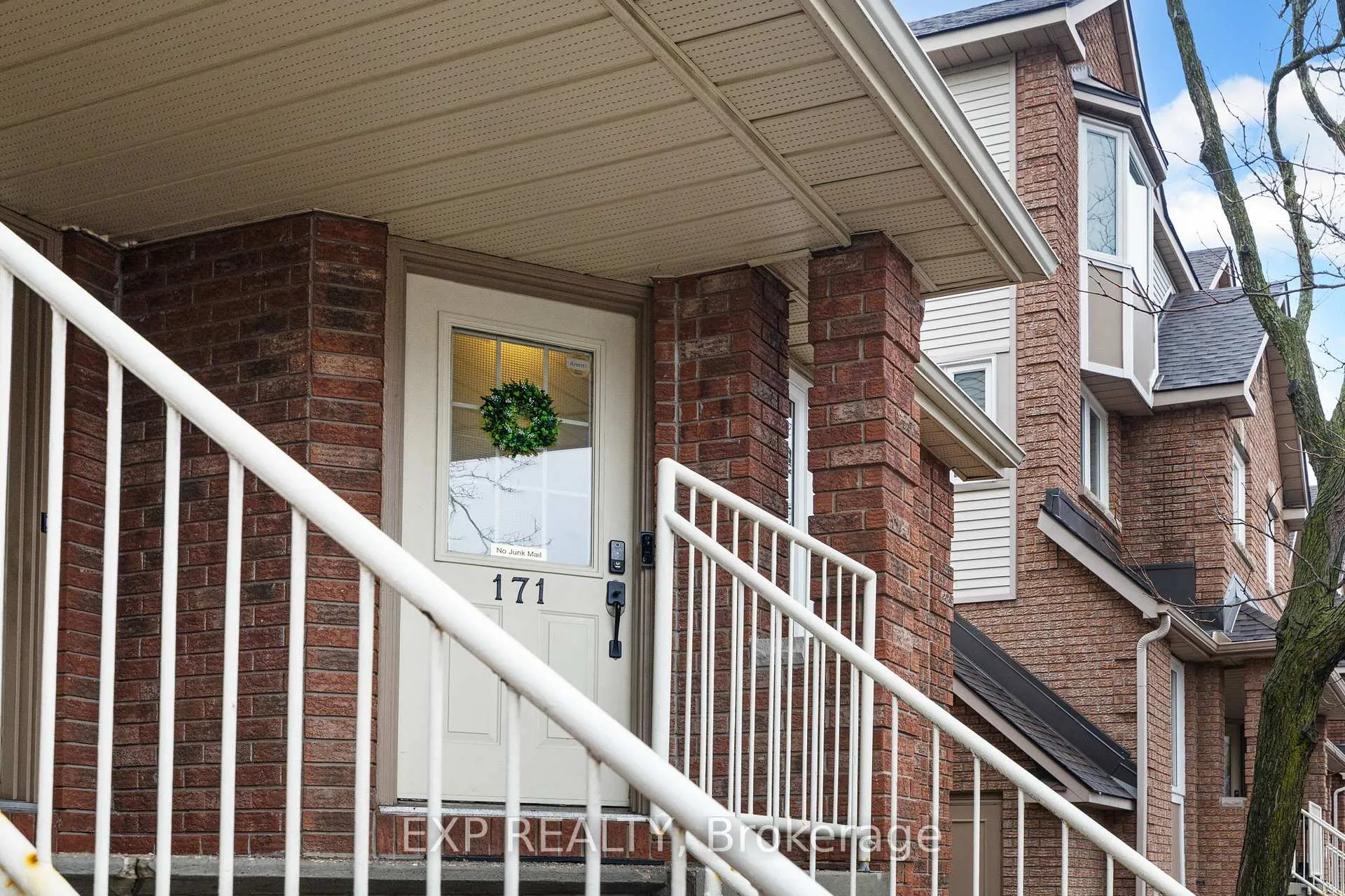 Photo 45 of 171 Briston Private, Ottawa, Hunt Club Park — HOMEH