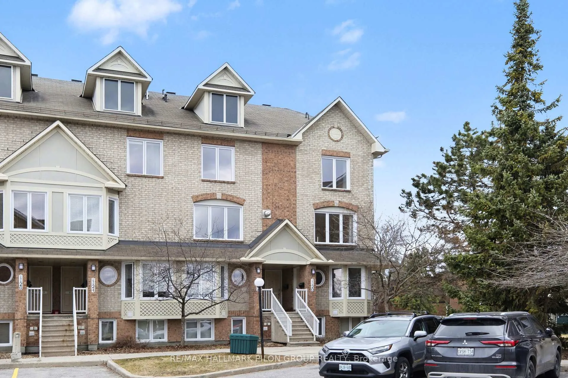 Photo 1 of 1121 Gablefield Private, Ottawa, Beaconwood — HOMEH