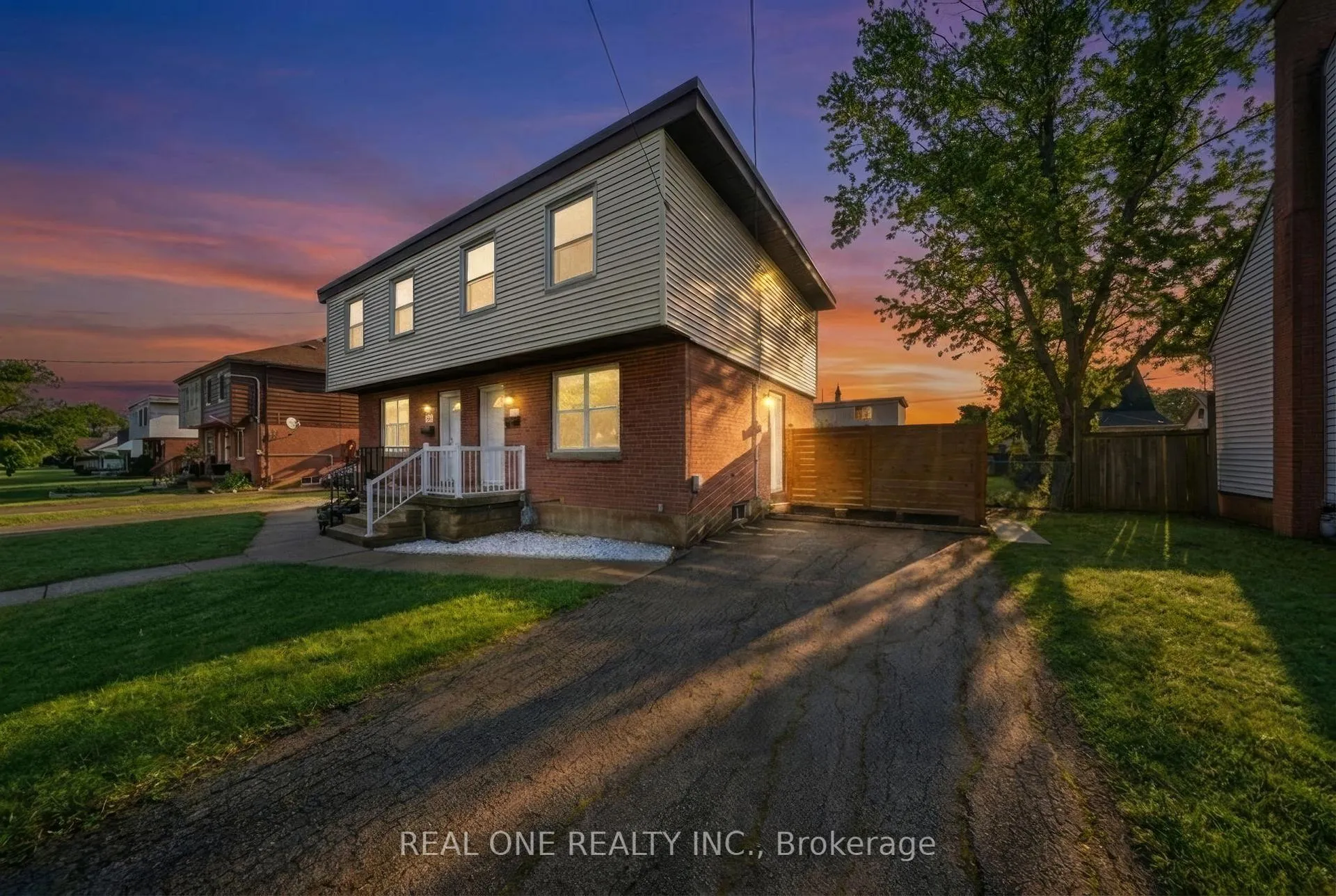 Photo 1 of 24 Sumach Street, Hamilton, McQuesten — HOMEH