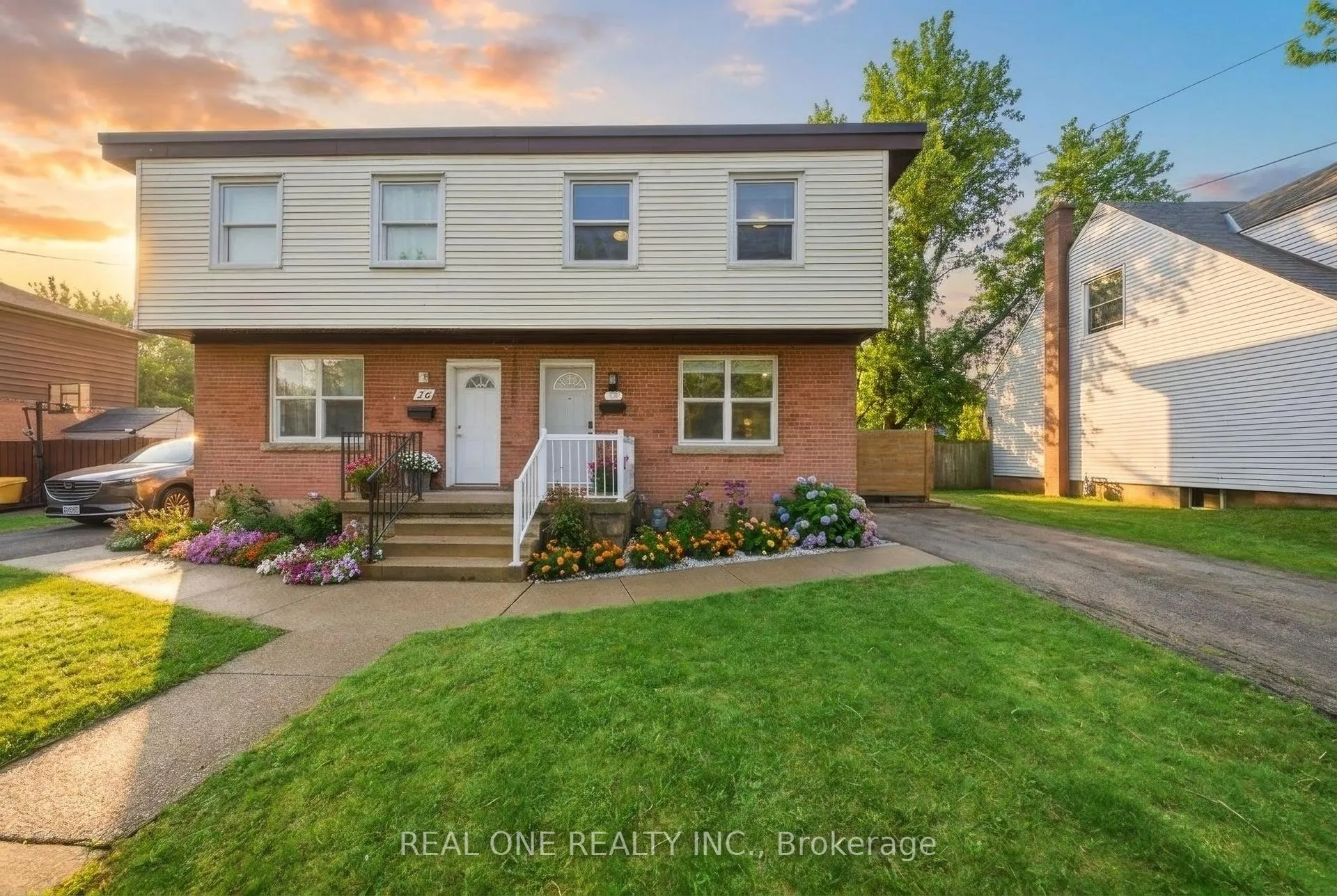 Photo 4 of 24 Sumach Street, Hamilton, McQuesten — HOMEH