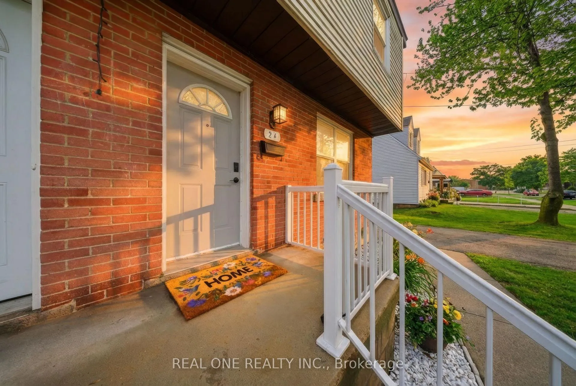 Photo 5 of 24 Sumach Street, Hamilton, McQuesten — HOMEH