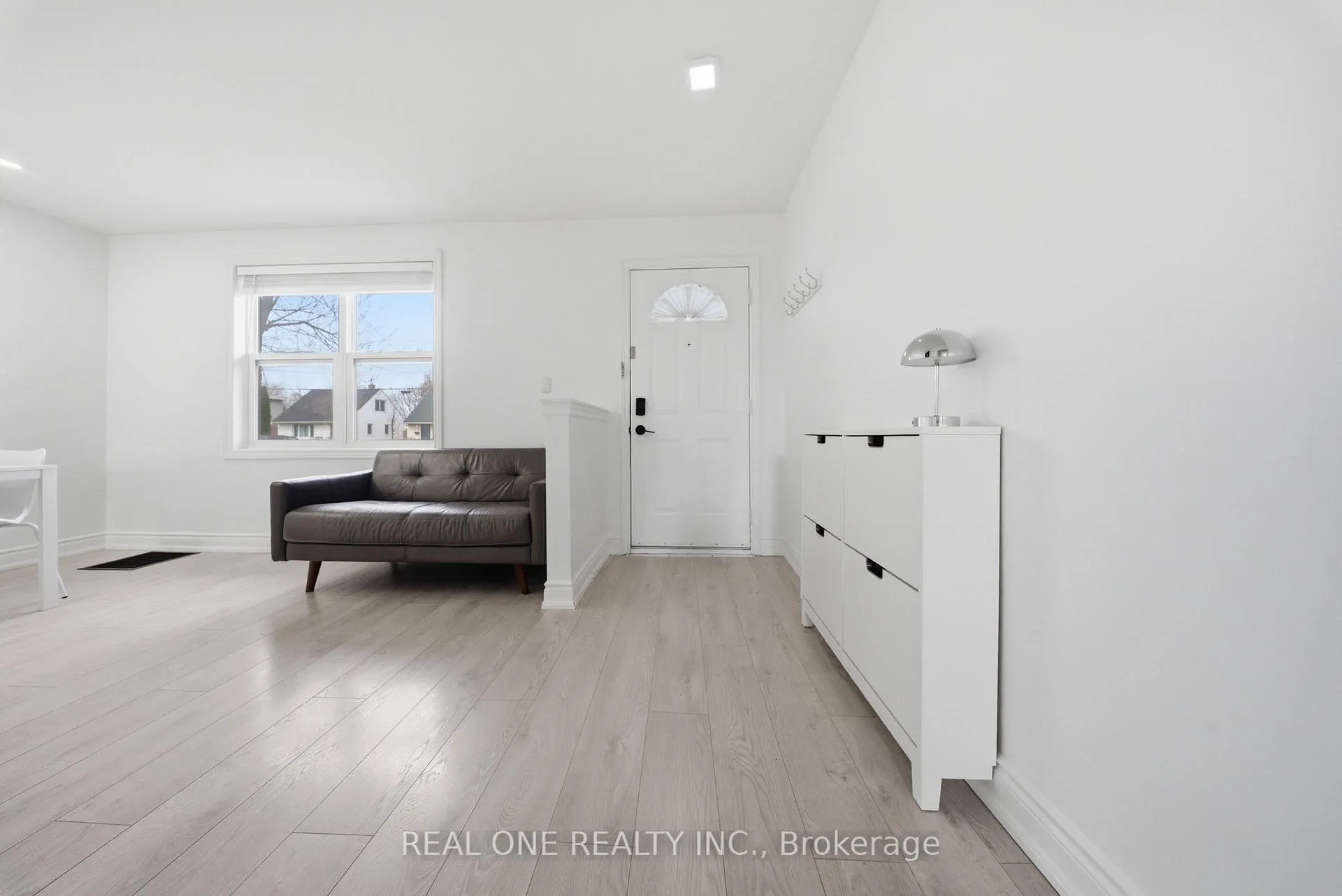 Photo 6 of 24 Sumach Street, Hamilton, McQuesten — HOMEH