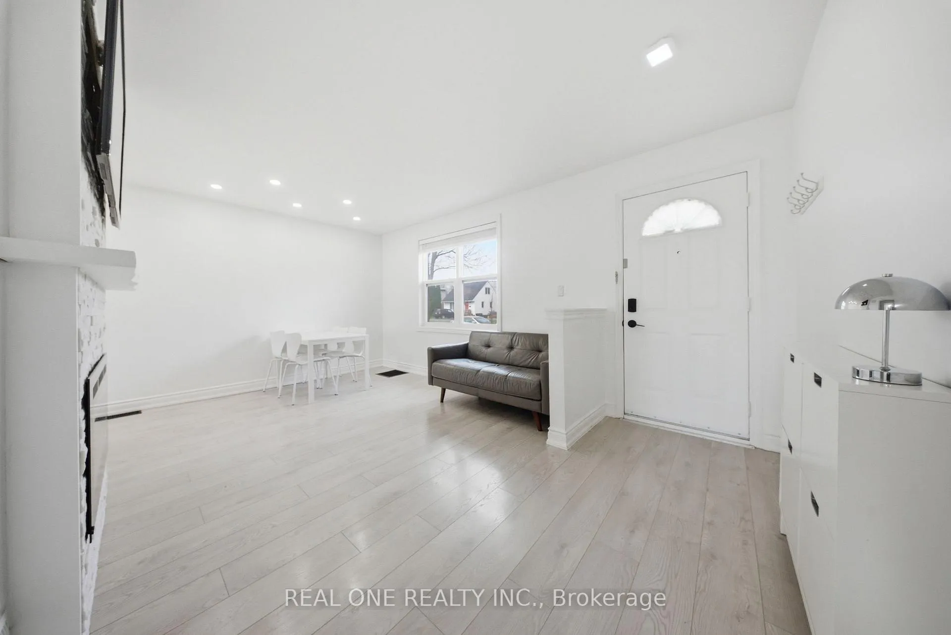 Photo 7 of 24 Sumach Street, Hamilton, McQuesten — HOMEH