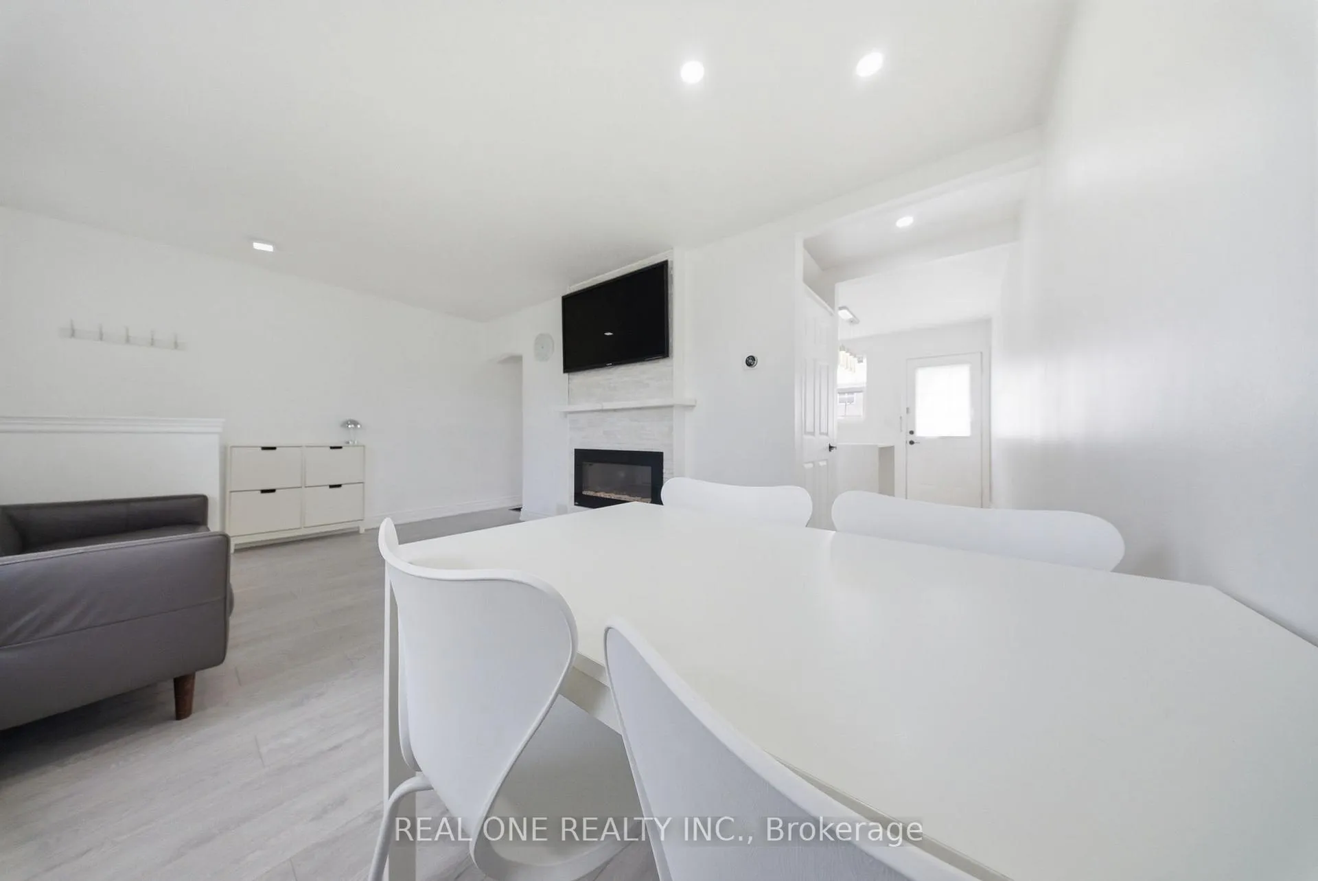 Photo 13 of 24 Sumach Street, Hamilton, McQuesten — HOMEH