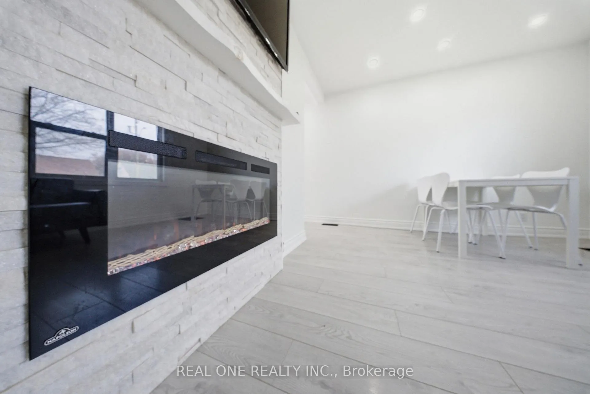 Photo 19 of 24 Sumach Street, Hamilton, McQuesten — HOMEH