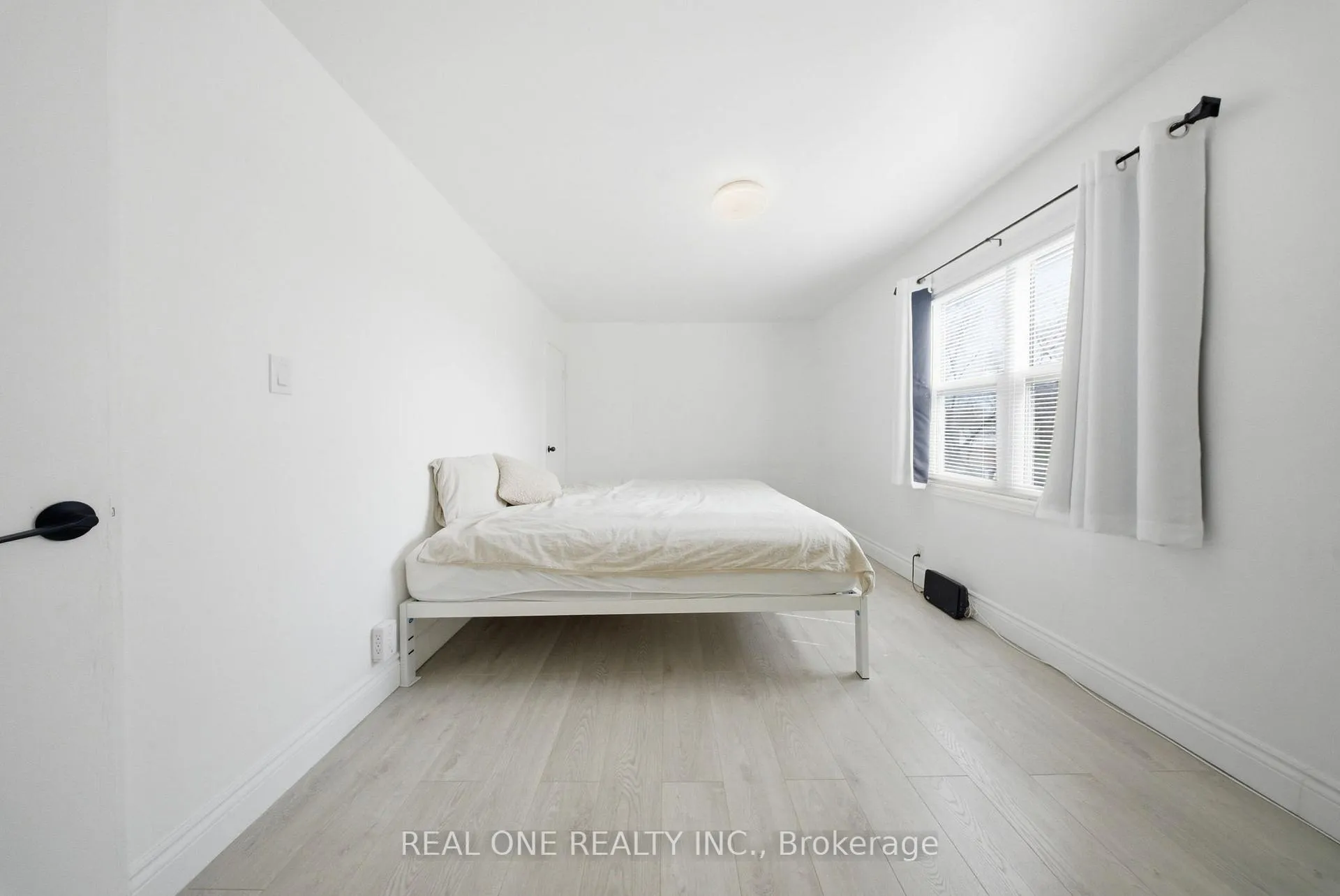 Photo 21 of 24 Sumach Street, Hamilton, McQuesten — HOMEH