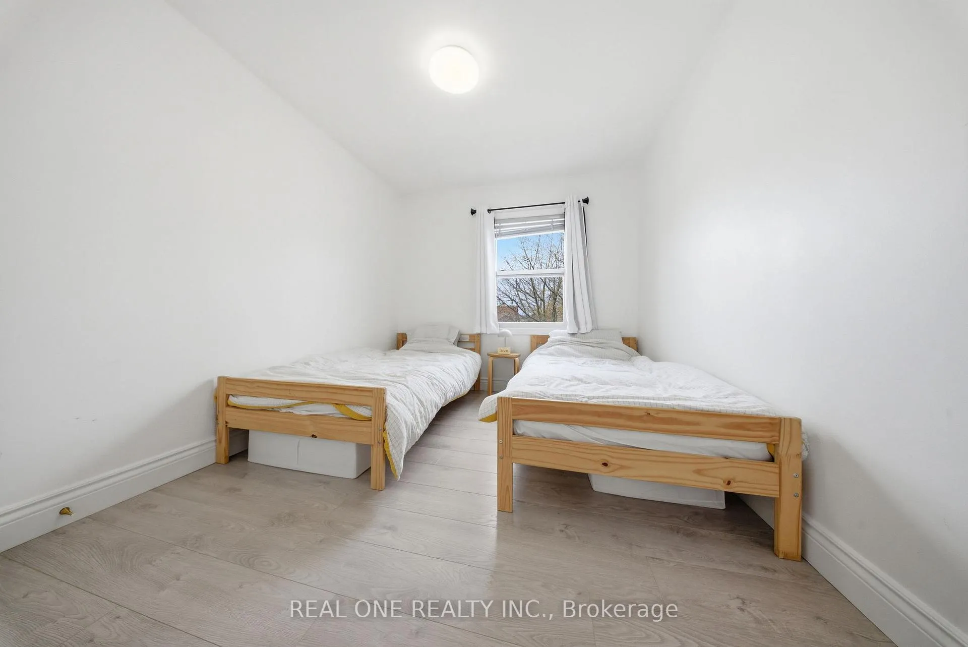 Photo 22 of 24 Sumach Street, Hamilton, McQuesten — HOMEH