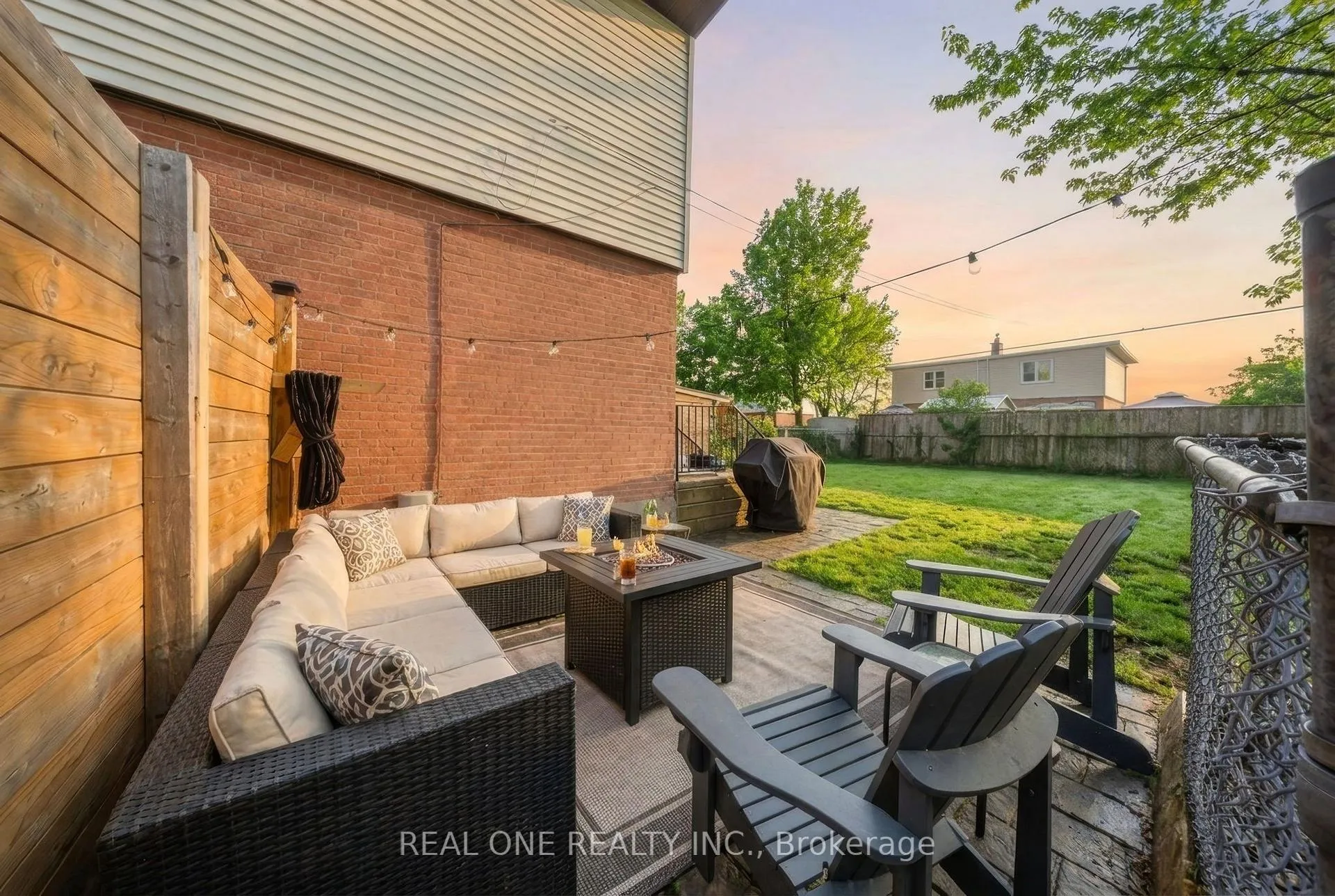 Photo 26 of 24 Sumach Street, Hamilton, McQuesten — HOMEH