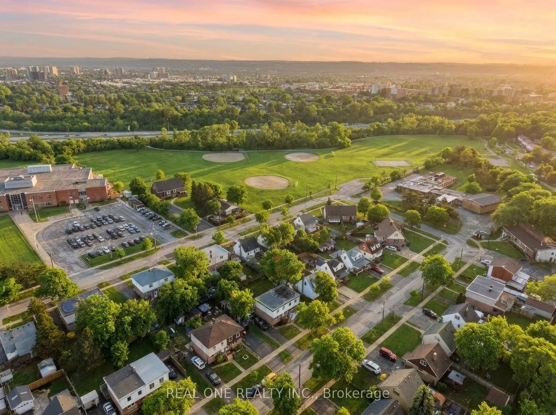 Photo 33 of 24 Sumach Street, Hamilton, McQuesten — HOMEH