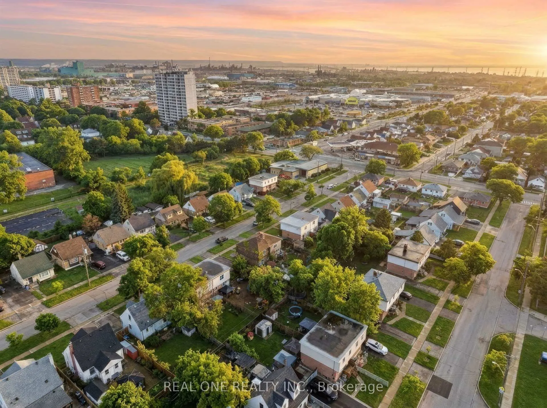 Photo 37 of 24 Sumach Street, Hamilton, McQuesten — HOMEH
