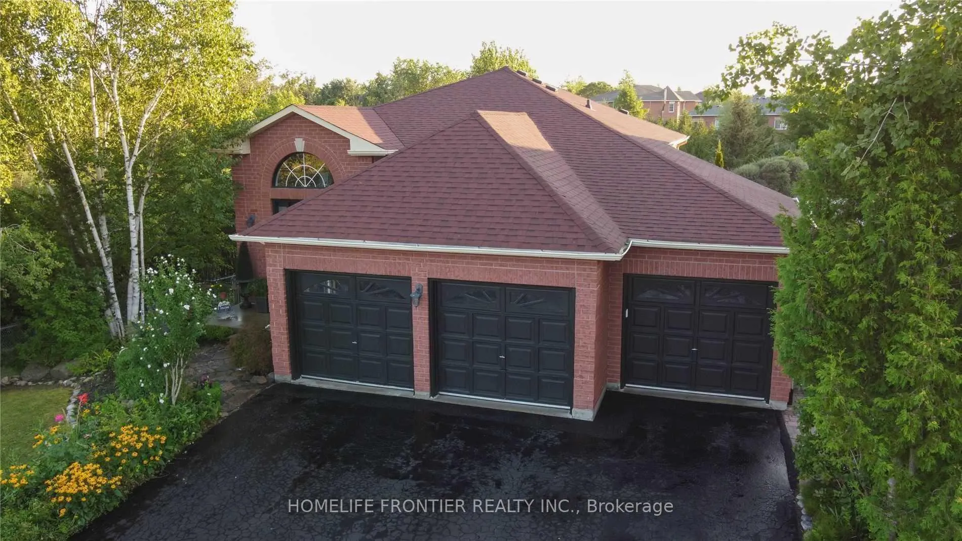 Photo 11 of 1906 Webster Boulevard W, Innisfil, Alcona — HOMEH