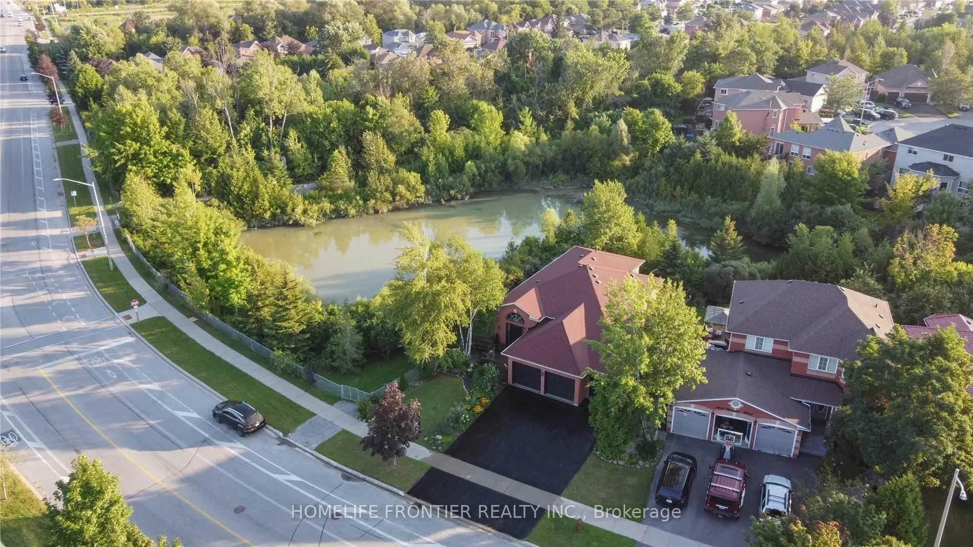 Photo 12 of 1906 Webster Boulevard W, Innisfil, Alcona — HOMEH