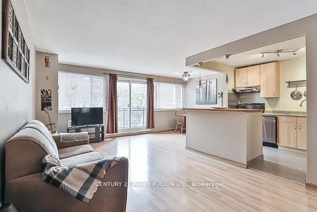 Photo 3 of Unit 271, 16 Elgin Street, Markham, Thornhill — HOMEH