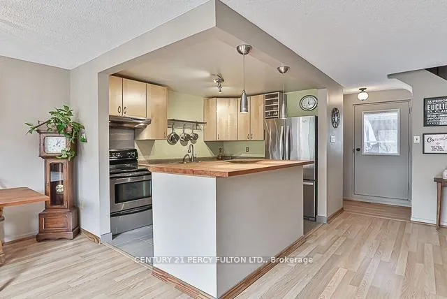 Photo 4 of Unit 271, 16 Elgin Street, Markham, Thornhill — HOMEH
