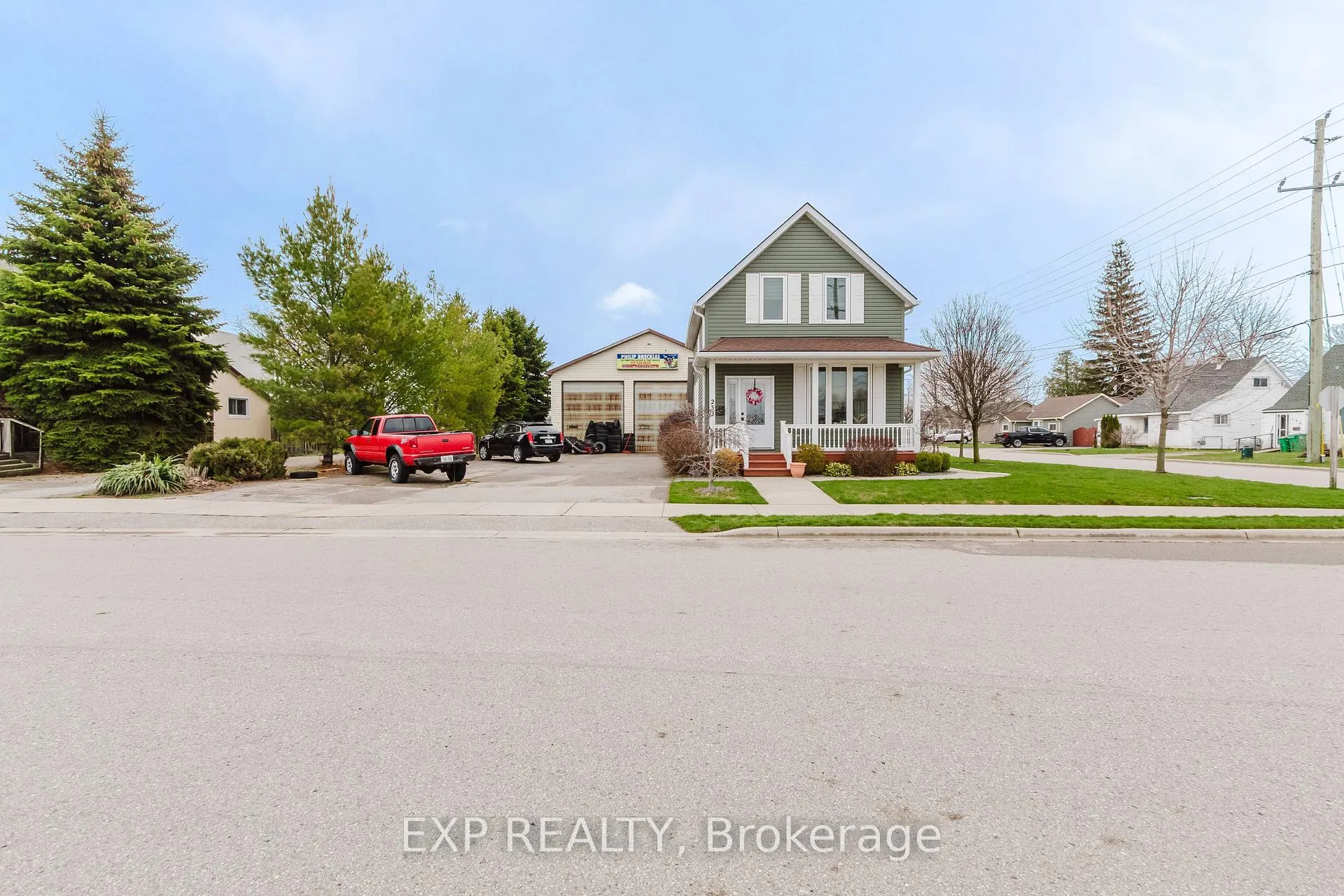 Photo 6 of 232 Oxford Street, Goderich, Goderich (Town) — HOMEH