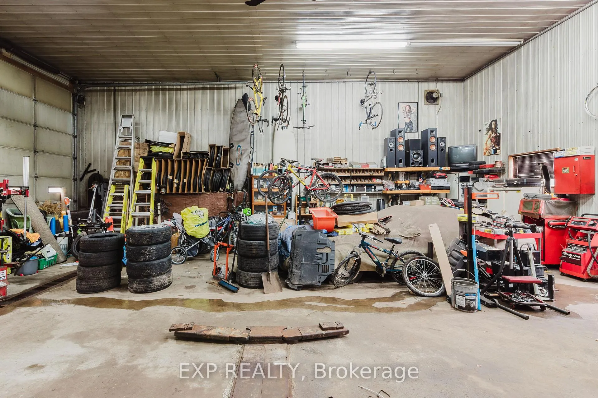 Photo 52 of 232 Oxford Street, Goderich, Goderich (Town) — HOMEH