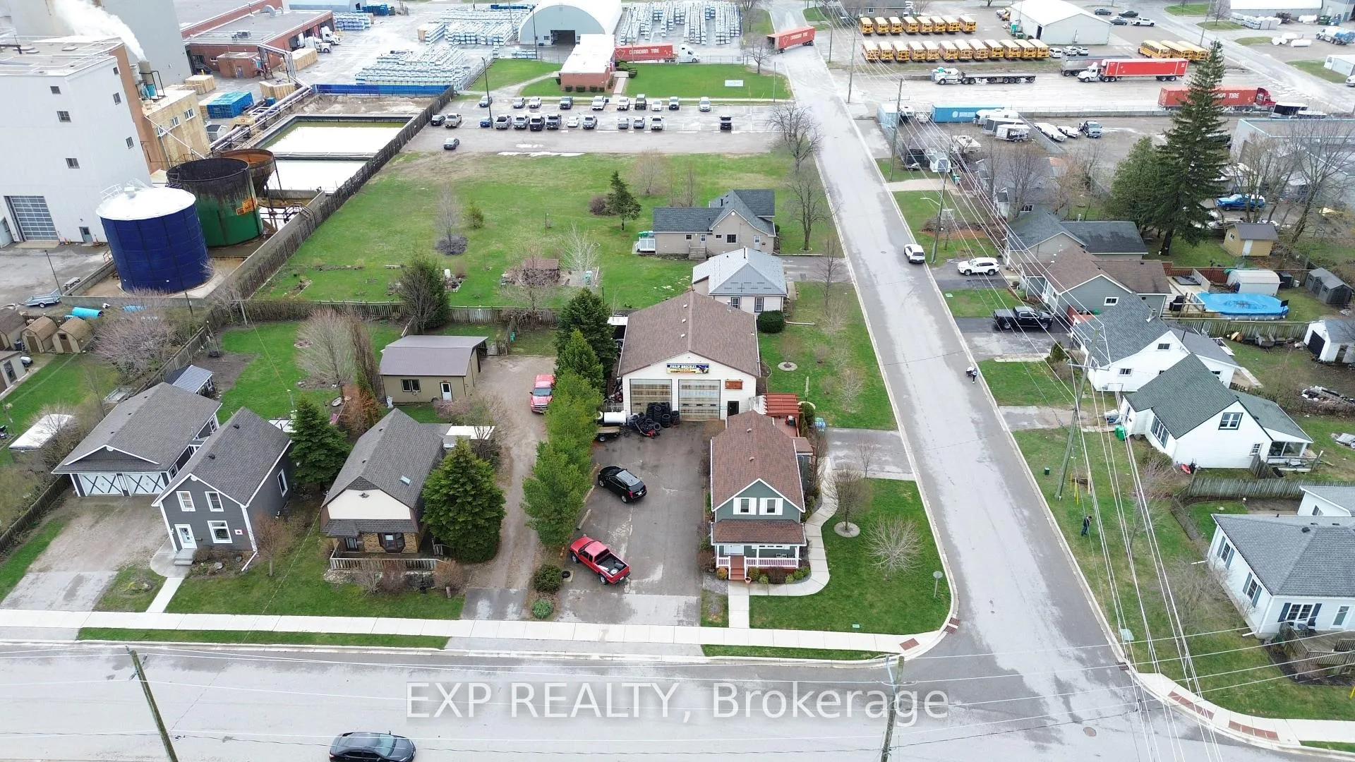 Photo 60 of 232 Oxford Street, Goderich, Goderich (Town) — HOMEH