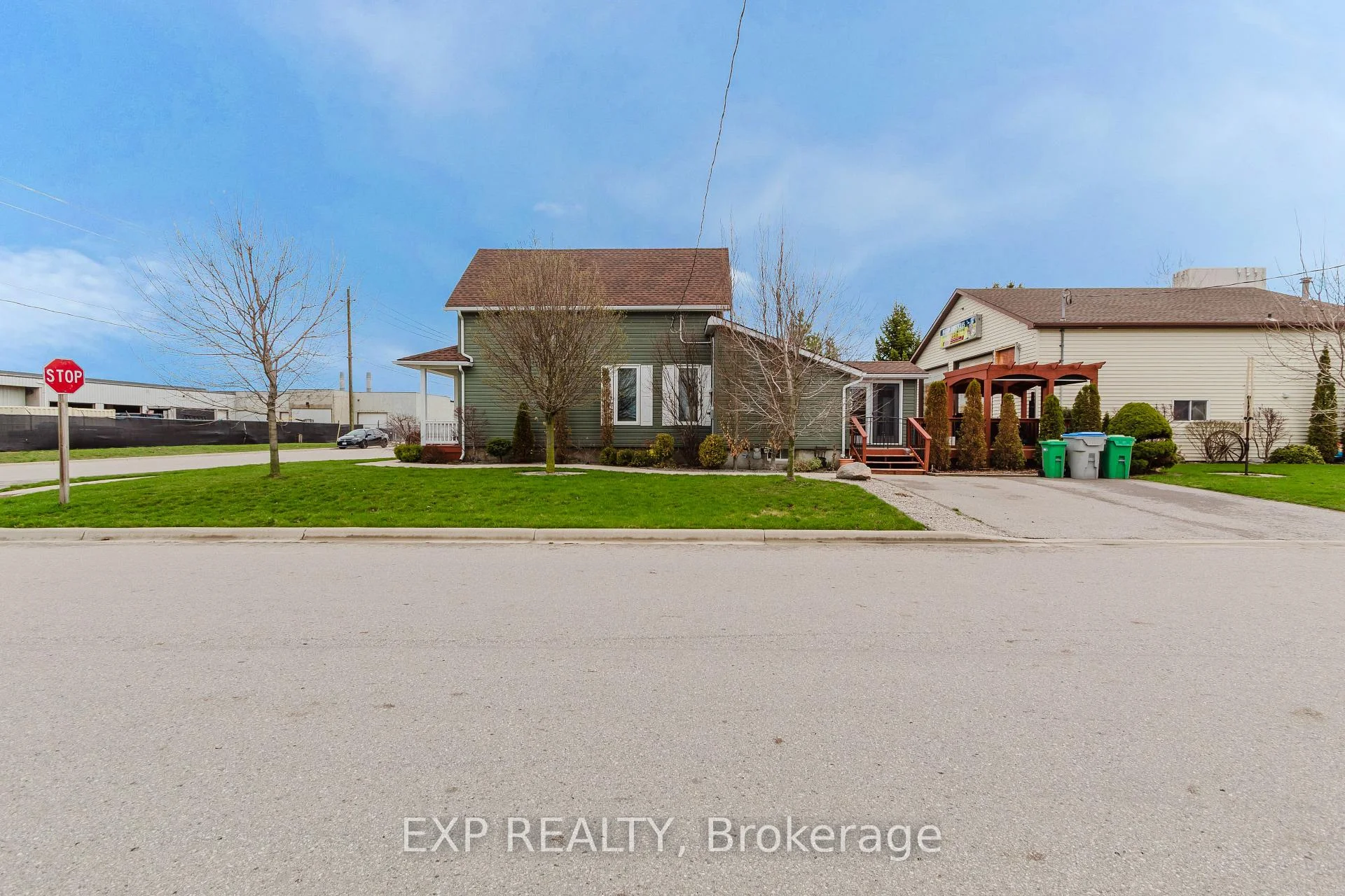 Photo 13 of 232 Oxford Street, Goderich, Goderich (Town) — HOMEH