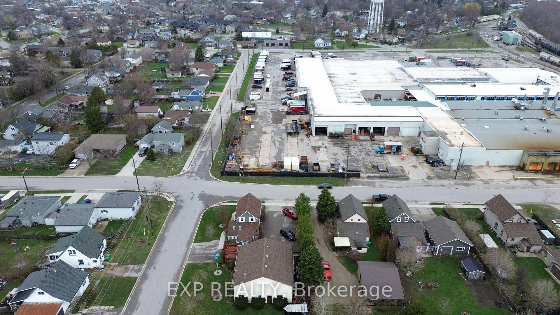 Photo 61 of 232 Oxford Street, Goderich, Goderich (Town) — HOMEH