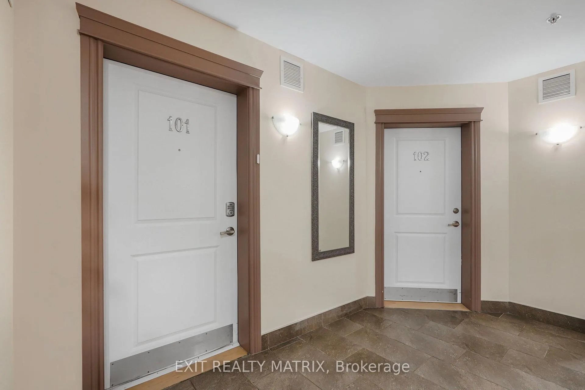 Photo 3 of Unit 101, 141 Potts Private, Ottawa, Notting Hill/Summerside — HOMEH