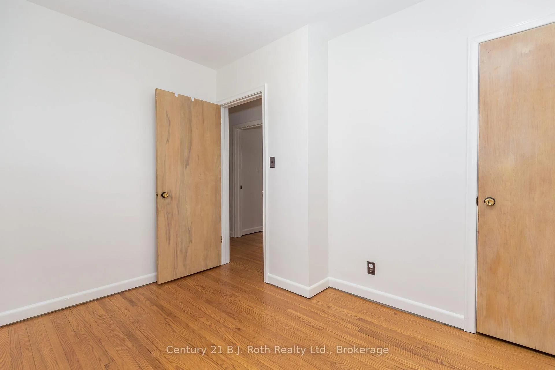 Photo 18 of 32 Dalton Crescent N, Orillia — HOMEH
