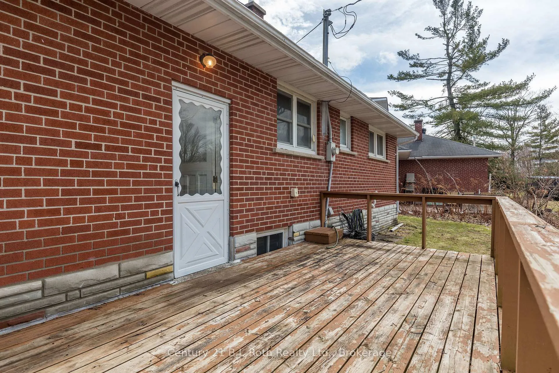 Photo 27 of 32 Dalton Crescent N, Orillia — HOMEH