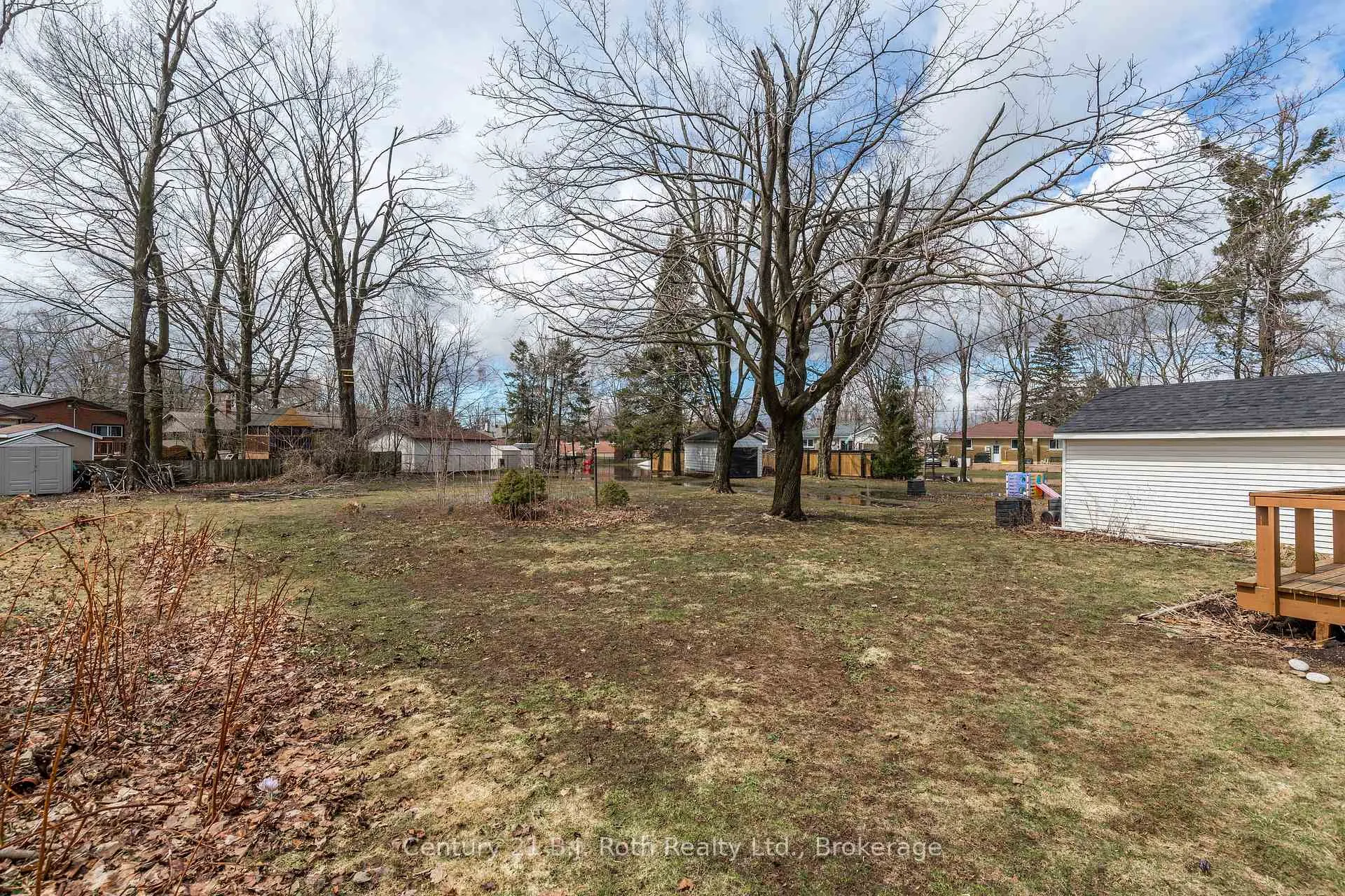 Photo 30 of 32 Dalton Crescent N, Orillia — HOMEH