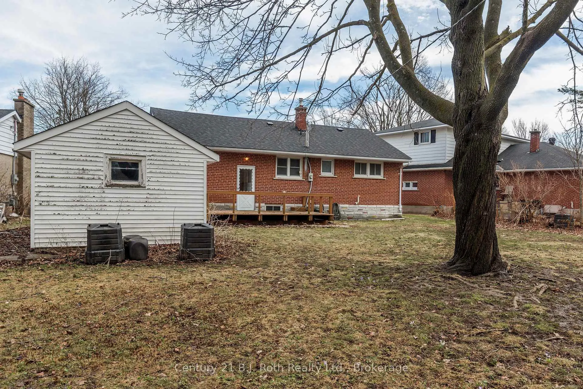 Photo 32 of 32 Dalton Crescent N, Orillia — HOMEH