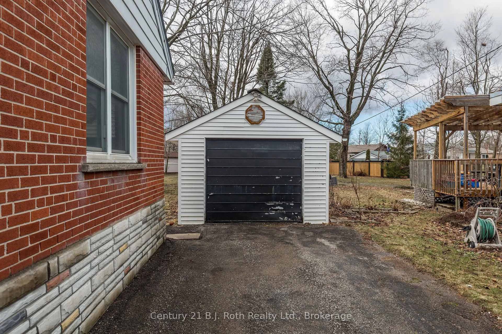 Photo 33 of 32 Dalton Crescent N, Orillia — HOMEH